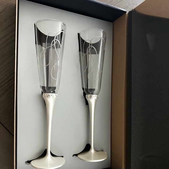 Mikasa Love Story Champagne Flutes - Picture 1 of 6